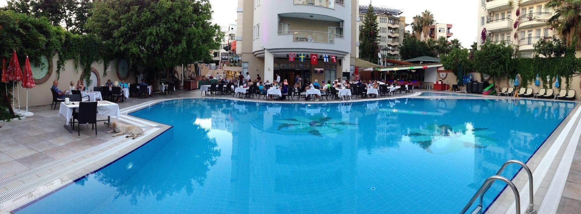 奥坎塔公寓酒店 阿拉尼亚 外观 照片